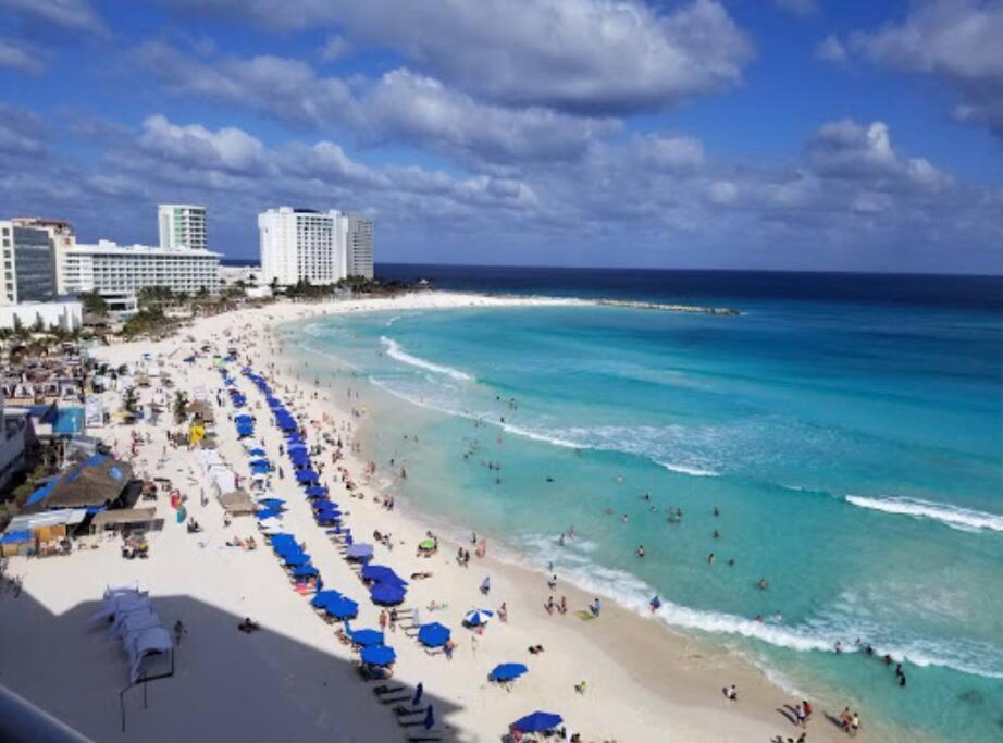 Beach Front Renewed Apartment Cancun Exterior photo