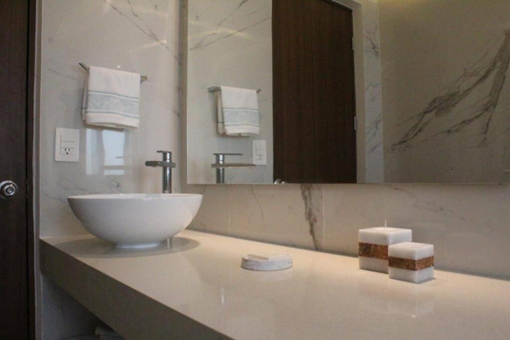 Beach Front Renewed Apartment Cancun Exterior photo