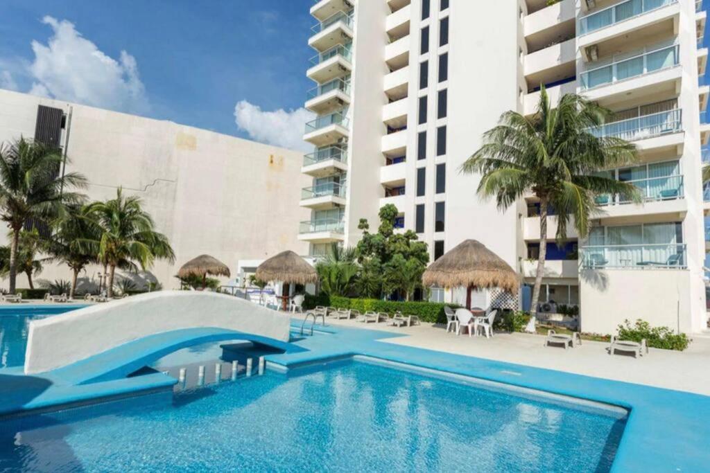 Beach Front Renewed Apartment Cancun Exterior photo